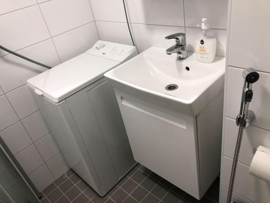 Stylish Spacious Near Centre By The Sea Lejlighed Helsinki